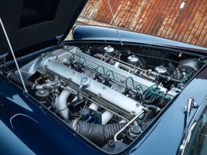 Image 28/33 de Aston Martin DB 4 (1963)