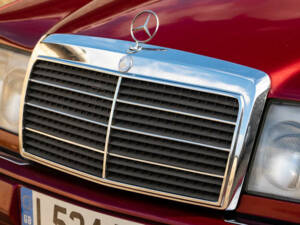 Imagen 32/50 de Mercedes-Benz E 320 (1994)