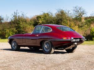 Image 3/50 de Jaguar Type E 3.8 (1962)