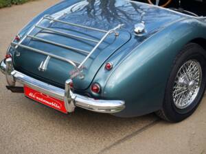 Image 22/34 of Austin-Healey 3000 Mk II (BN7) (1961)