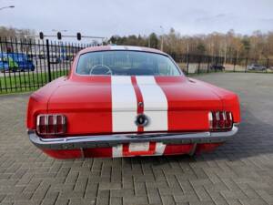 Image 11/33 of Ford Mustang GT (1965)