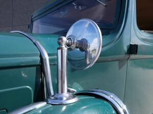 Image 14/15 of Pierce-Arrow Model 54 Sedan (1932)