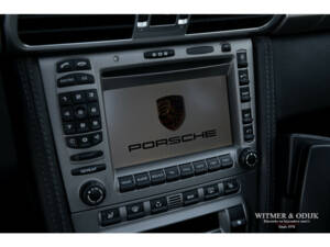 Image 20/34 of Porsche 911 Carrera S (2005)