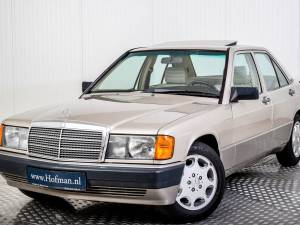 Immagine 18/50 di Mercedes-Benz 190 D 2.5 Turbo (1989)