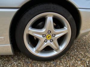 Bild 40/42 von Ferrari F 355 Berlinetta (1995)