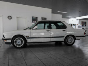 Image 23/23 of BMW M5 (1987)