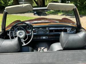 Immagine 4/59 di Mercedes-Benz 280 SL (1971)