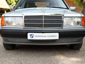 Immagine 92/100 di Mercedes-Benz 190 E 2.3 (1992)