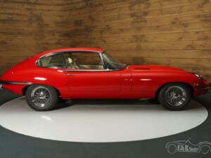 Image 6/19 of Jaguar E-Type (2+2) (1970)