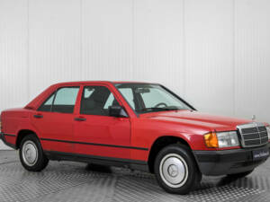 Image 7/50 of Mercedes-Benz 190 D (1984)