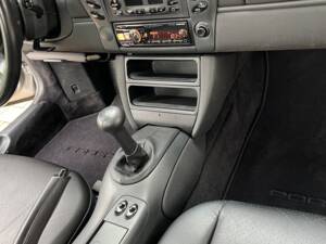 Image 20/49 of Porsche Boxster (1998)
