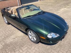 Afbeelding 7/33 van Jaguar XK8 4.0 (1997)