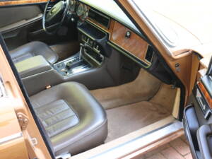 Bild 19/34 von Daimler Double Six Vanden Plas (1975)