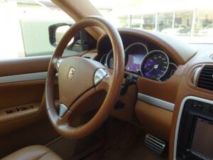Image 52/93 of Porsche Cayenne Turbo (2007)