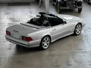 Image 3/60 of Mercedes-Benz SL 500 &quot;Silver Arrow&quot; (2002)