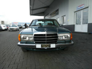 Image 2/24 of Mercedes-Benz 280 CE (1981)