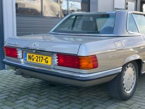 Bild 3/21 von Mercedes-Benz 560 SL (1987)