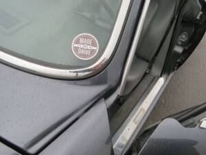 Image 13/30 of Daimler Double Six (1992)