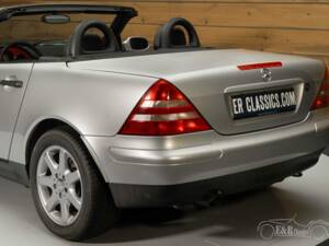 Bild 7/8 von Mercedes-Benz SLK 230 Kompressor (1999)