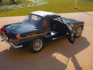 Image 27/50 of MG MGB GT (1974)