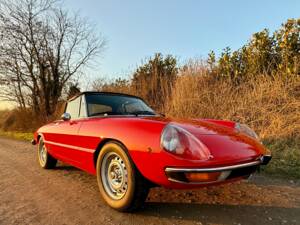 Immagine 8/54 di Alfa Romeo Spider Veloce 2000 (1977)