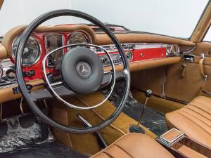 Immagine 11/23 di Mercedes-Benz 280 SL (1969)