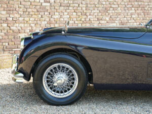 Immagine 18/50 di Jaguar XK 140 DHC (1954)