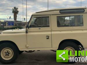 Image 7/10 of Land Rover 88 (1983)