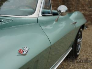 Image 19/50 of Chevrolet Corvette Sting Ray Convertible (1966)