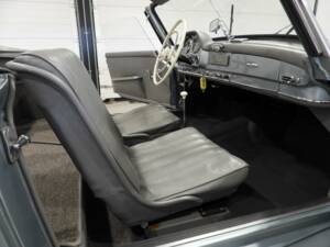 Image 9/15 of Mercedes-Benz 190 SL (1956)