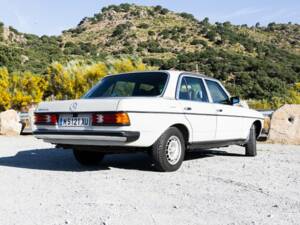 Bild 4/7 von Mercedes-Benz 300 D (1983)