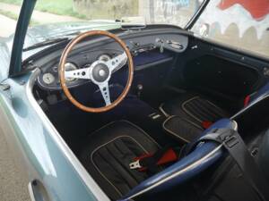 Image 8/34 of Austin-Healey 3000 Mk II (BN7) (1961)