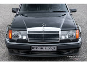 Image 13/34 of Mercedes-Benz 500 E (1992)