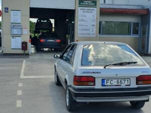 Image 4/12 of Mazda 323 (1986)