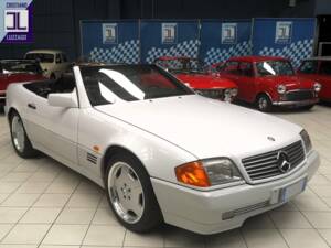 Image 9/54 of Mercedes-Benz 500 SL (1991)