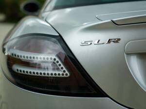 Image 32/50 of Mercedes-Benz SLR McLaren (2005)