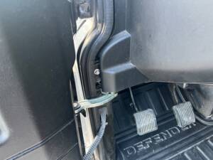 Image 83/93 of Land Rover Defender 110 (2014)