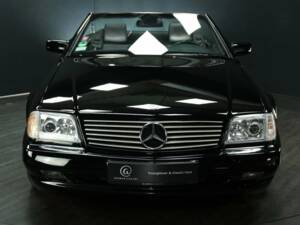 Imagen 4/30 de Mercedes-Benz SL 500 (1998)