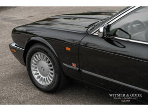 Image 21/32 of Jaguar XJ6 3.2 Executive (1997)