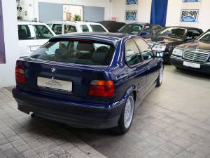 Image 17/31 de BMW 318ti Compact (1995)