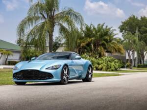 Image 16/50 of Aston Martin DBS GT Zagato (2019)