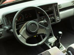 Bild 33/50 von Volvo 480 S (1993)