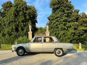 Imagen 2/25 de Alfa Romeo 1750 Berlina (1970)