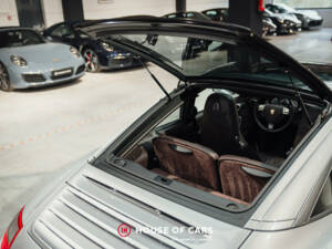 Image 24/49 of Porsche 911 Targa 4S (2008)