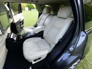 Bild 37/50 von Land Rover Range Rover Autobiography SDV8 (2017)