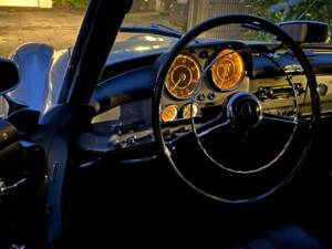 Image 40/46 of Mercedes-Benz 190 SL (1957)