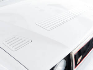 Image 20/59 of Lancia Delta HF Integrale Evoluzione I (1992)