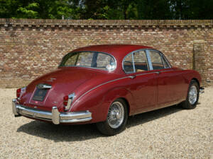 Image 2/50 of Jaguar Mk II 2.4 (1962)