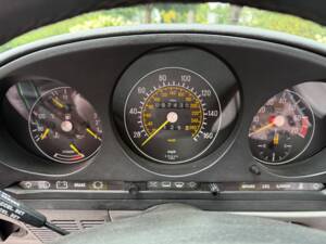 Image 14/30 of Mercedes-Benz 560 SL (1987)