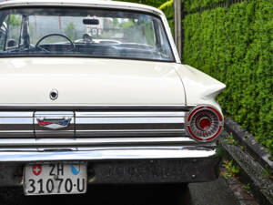 Image 33/70 of Ford Fairlane 500 (1963)